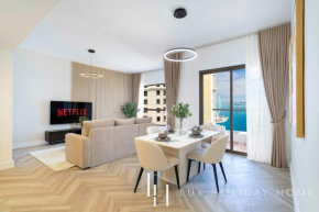 LUX The Premium Dubai Eye View Suite